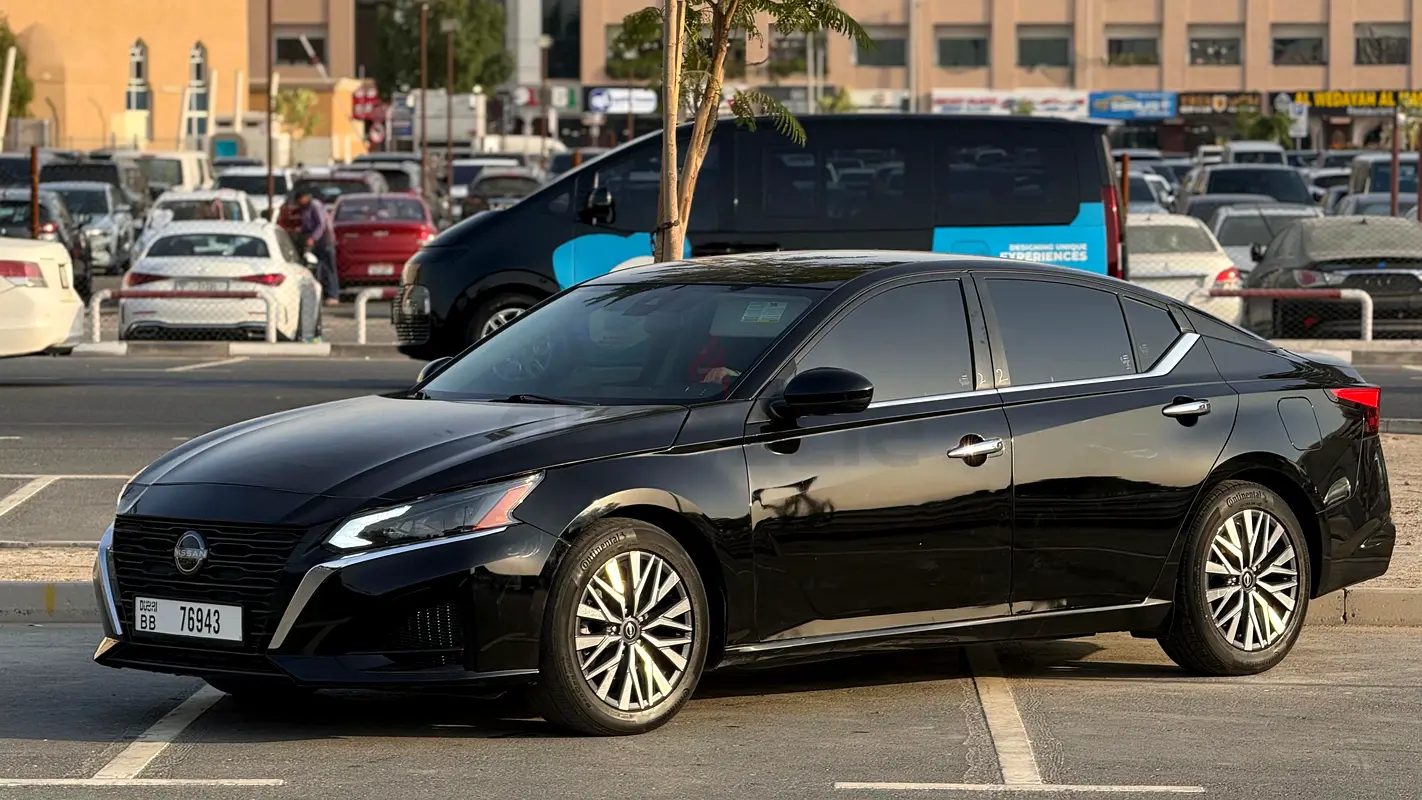 Nissan Altima SV photo 1